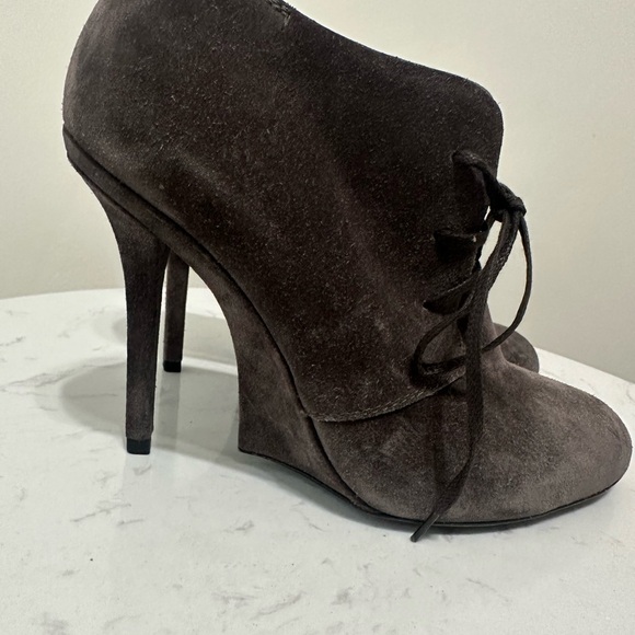 Yves Saint Laurent Gray Suede Lace-Up Desert Boots - Picture 3 of 7